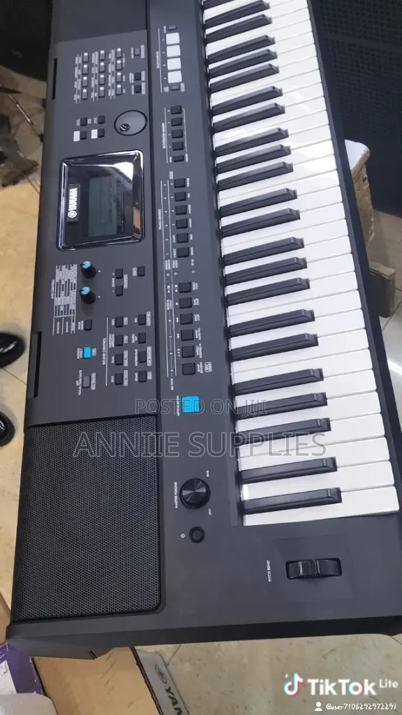 Professional Psr E - 483 Yamaha 61 Keys Electronic Keyboard
