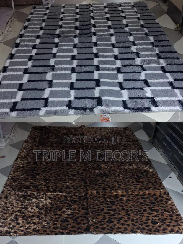 Modern Home's Fluffy 7 by 10 Carpets