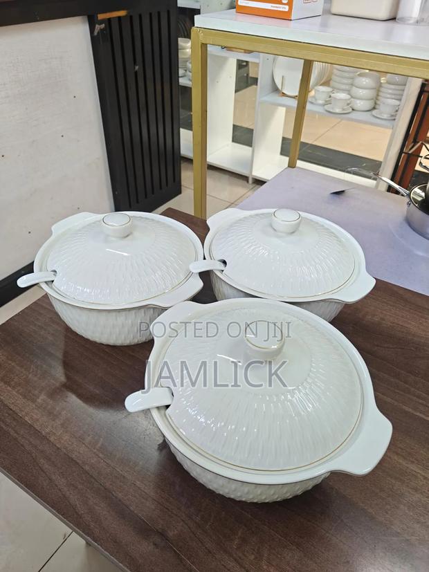3-Piece 4l Ceramic Serving Bowl Set With Lids - Av
