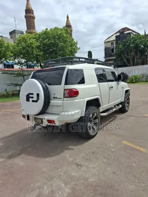 Toyota FJ Cruiser 2013 White