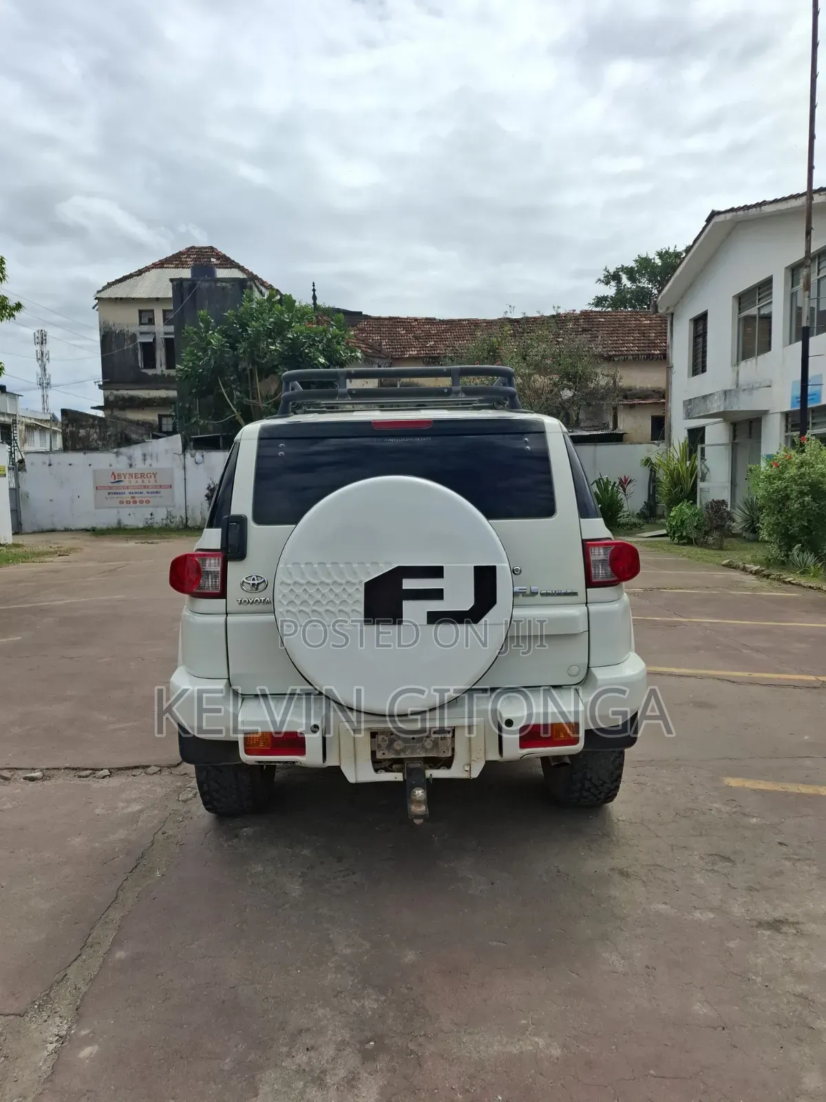 Toyota FJ Cruiser 2013 White