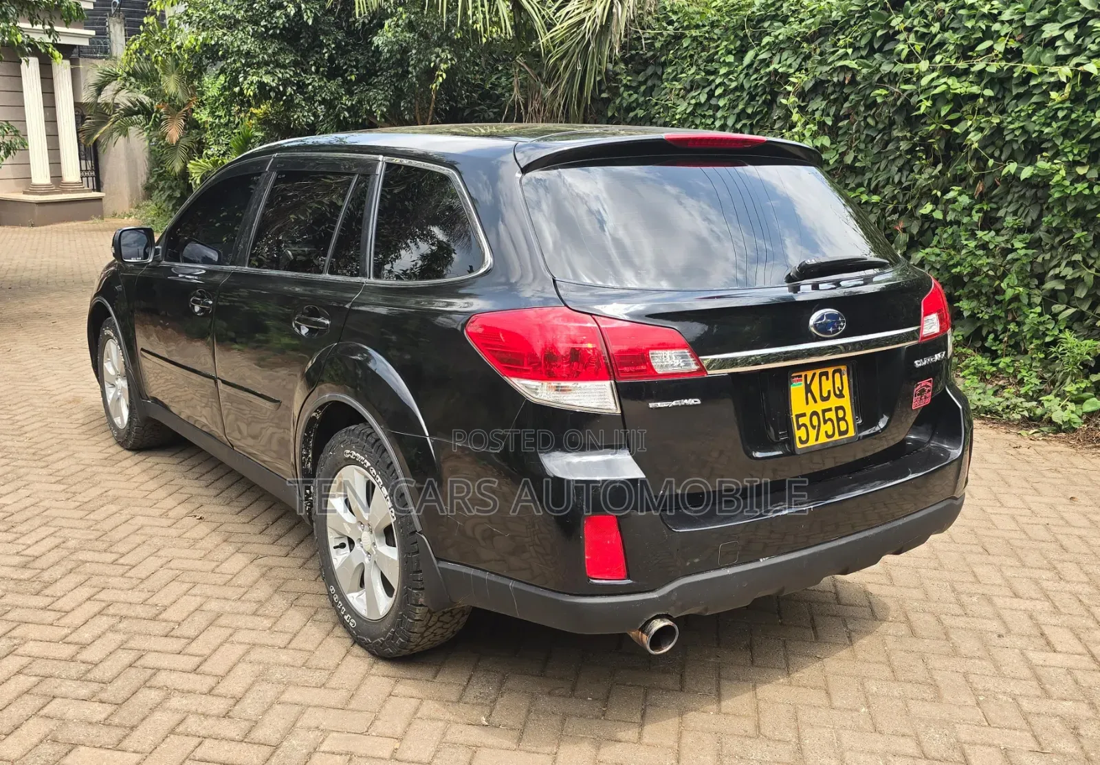 Subaru Outback 2011 Black