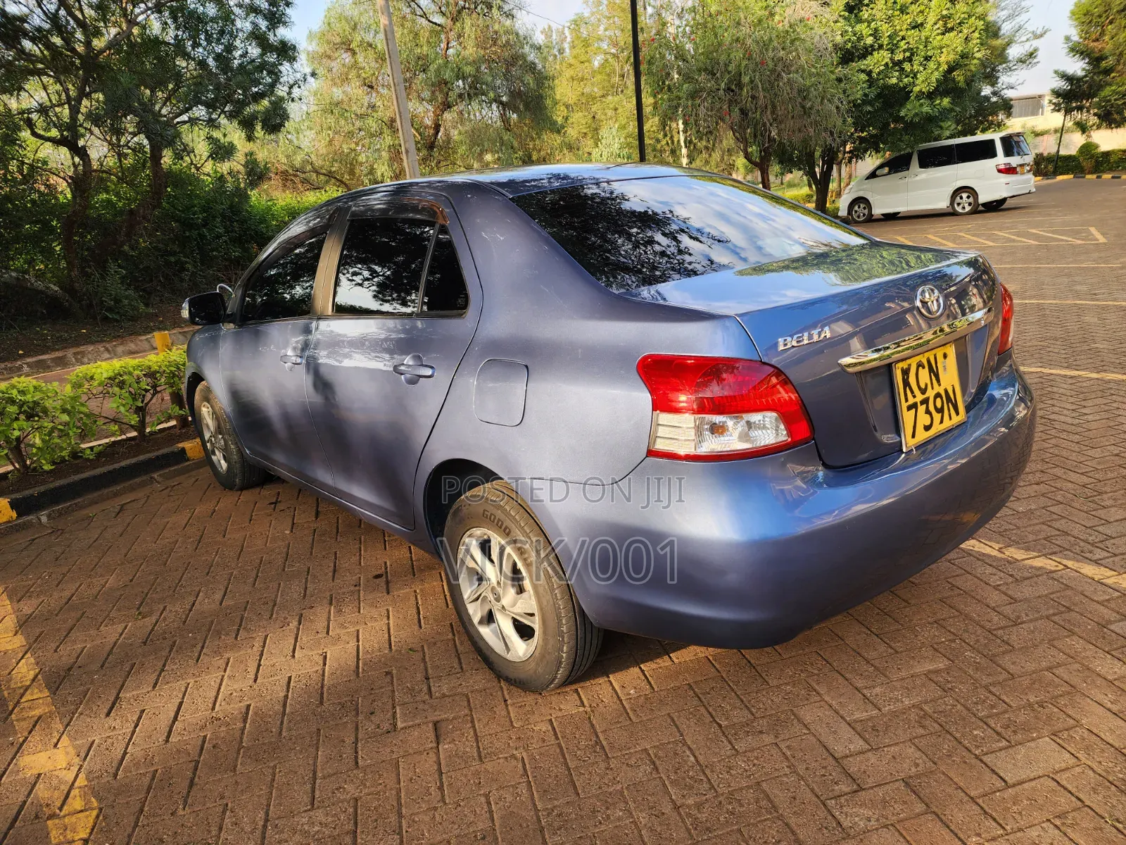 Toyota Belta 2010 Blue
