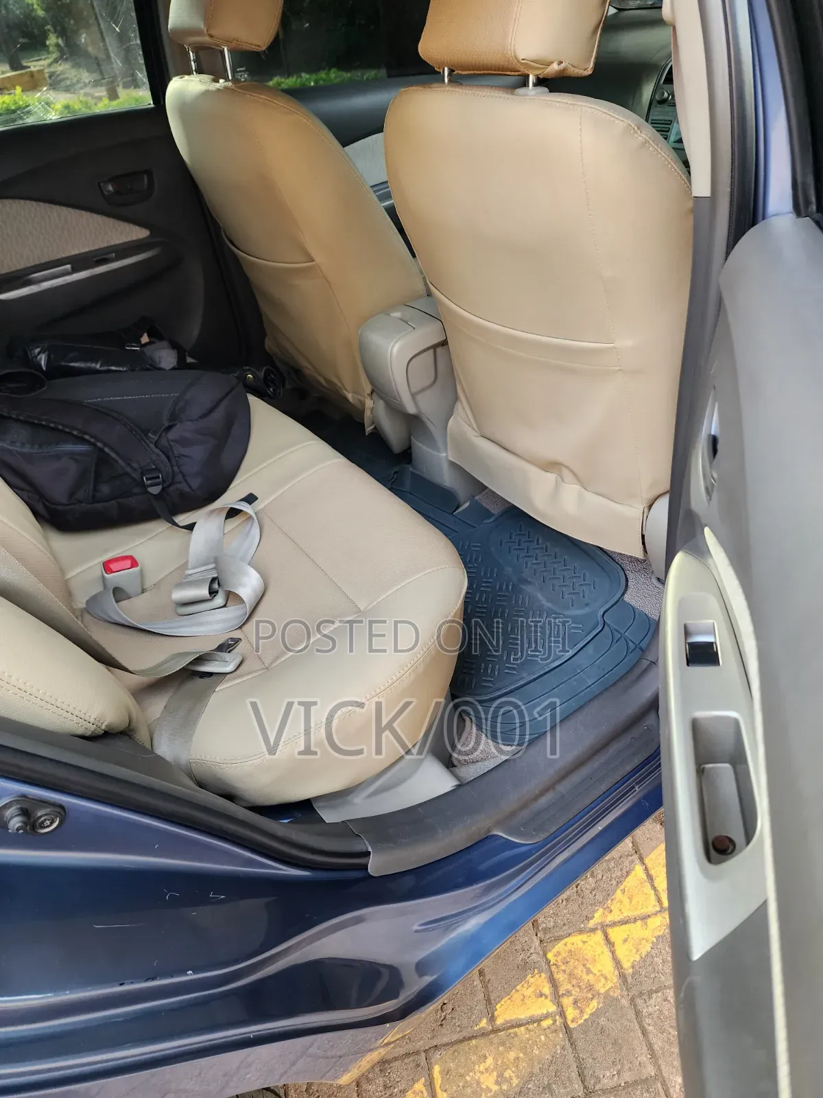 Toyota Belta 2010 Blue