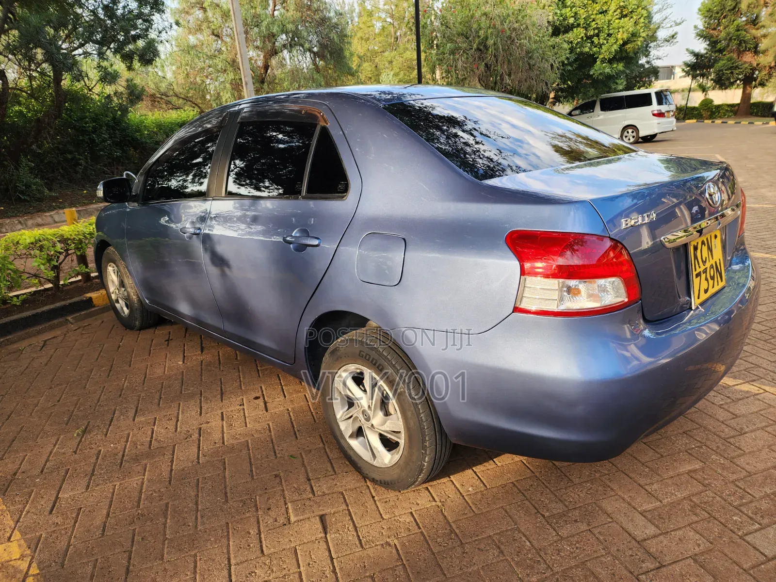 Toyota Belta 2010 Blue