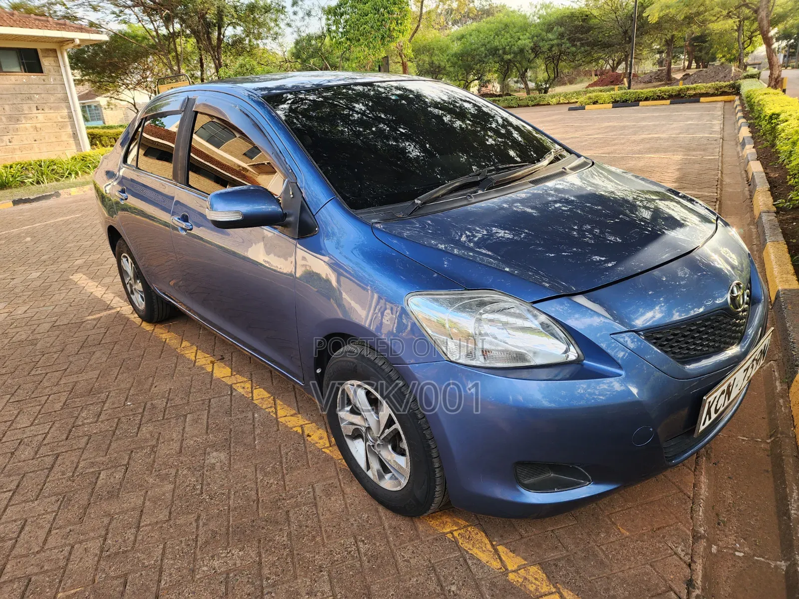 Toyota Belta 2010 Blue