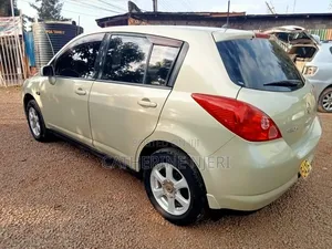 Nissan Tiida 2010 Beige
