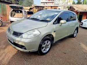 Nissan Tiida 2010 Beige