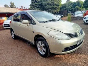 Nissan Tiida 2010 Beige