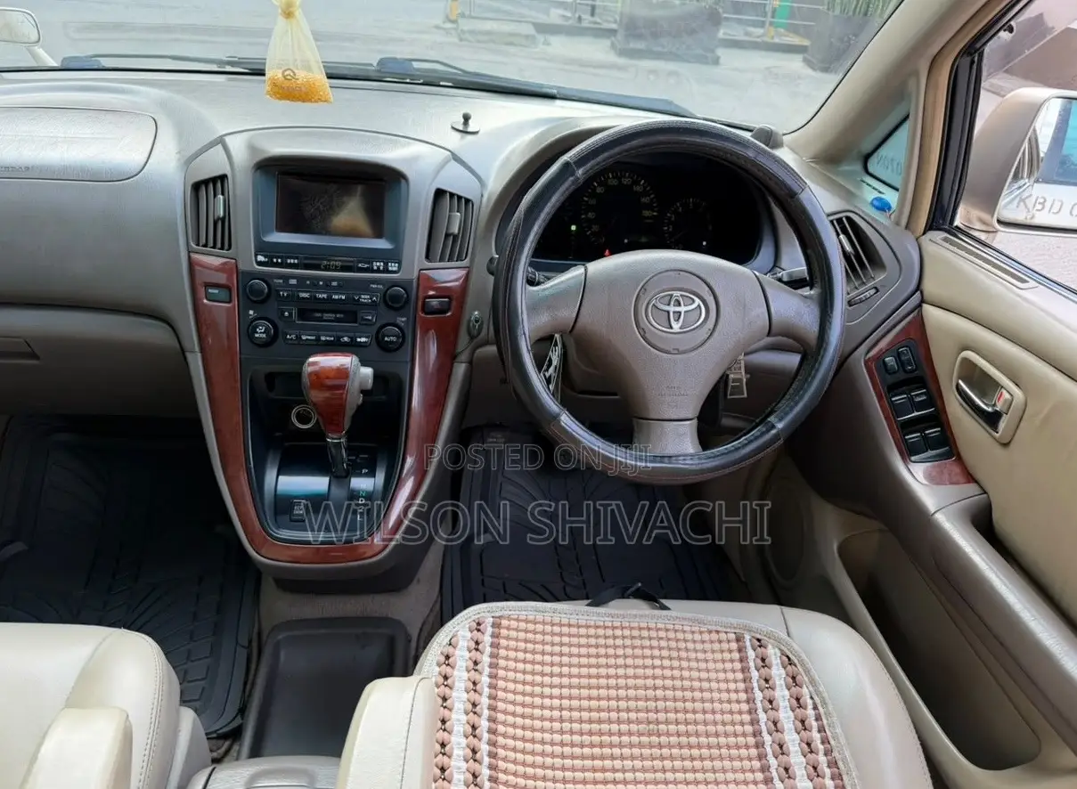 Toyota Harrier 2001 Gold