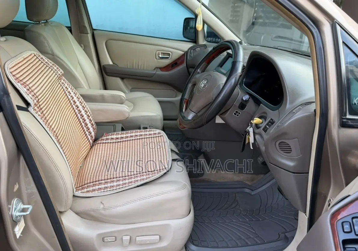 Toyota Harrier 2001 Gold