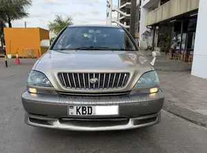 Toyota Harrier 2001 Gold