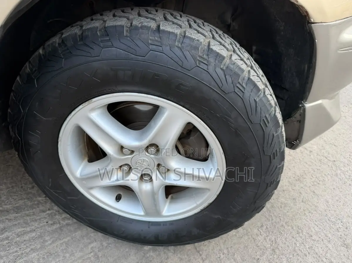 Toyota Harrier 2001 Gold