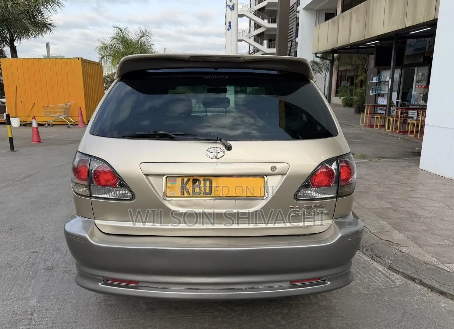 Toyota Harrier 2001 Gold