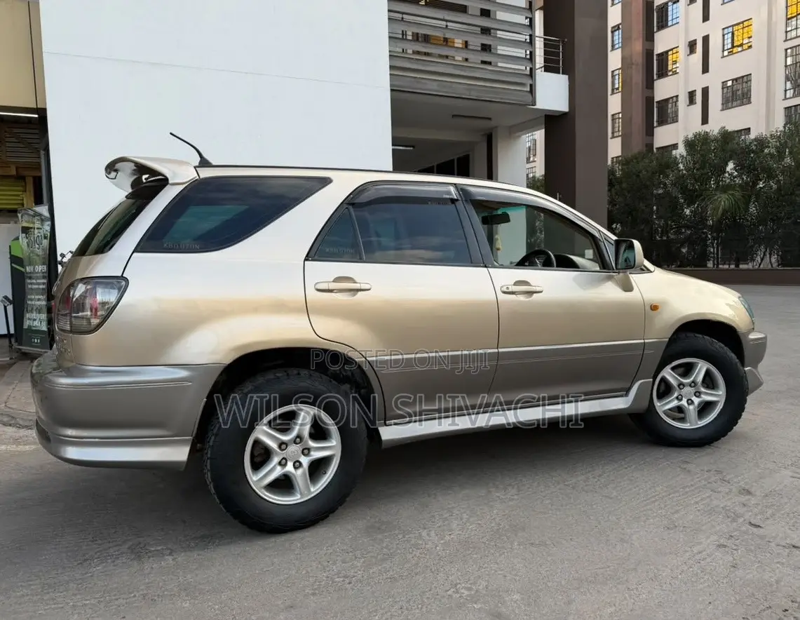 Toyota Harrier 2001 Gold
