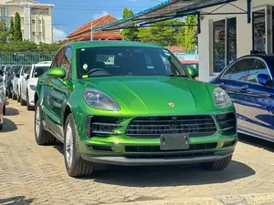 Porsche Macan Base 2019 Green