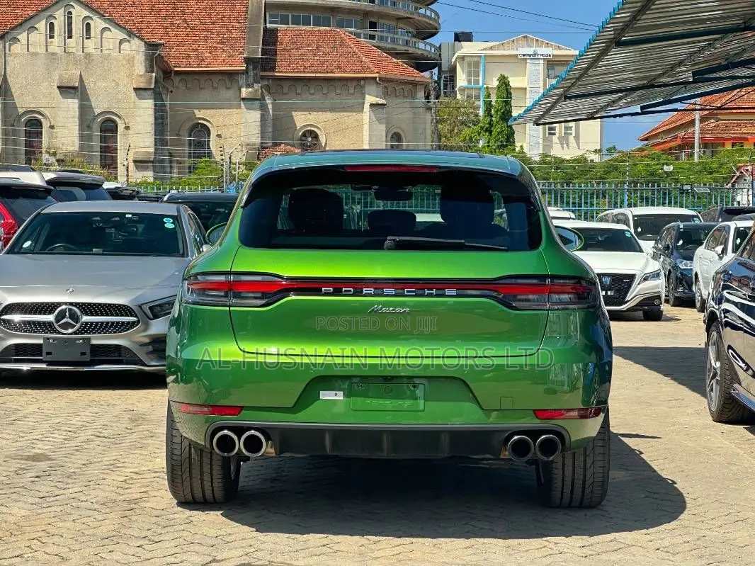 Porsche Macan Base 2019 Green