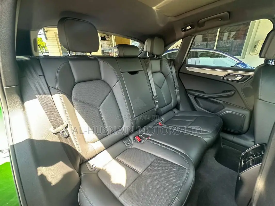 Porsche Macan Base 2019 Green