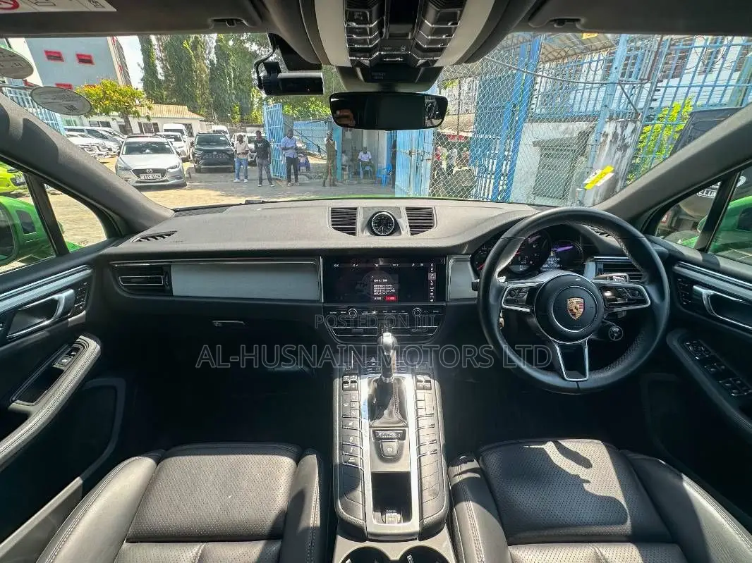 Porsche Macan Base 2019 Green