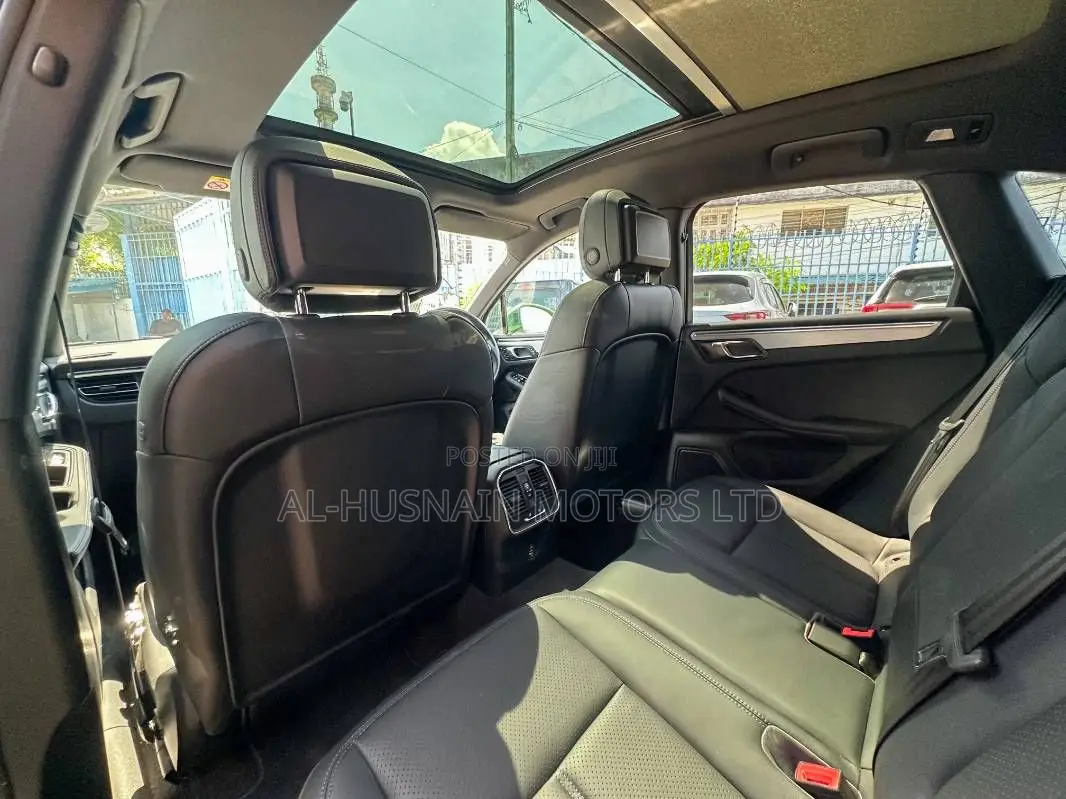 Porsche Macan Base 2019 Green