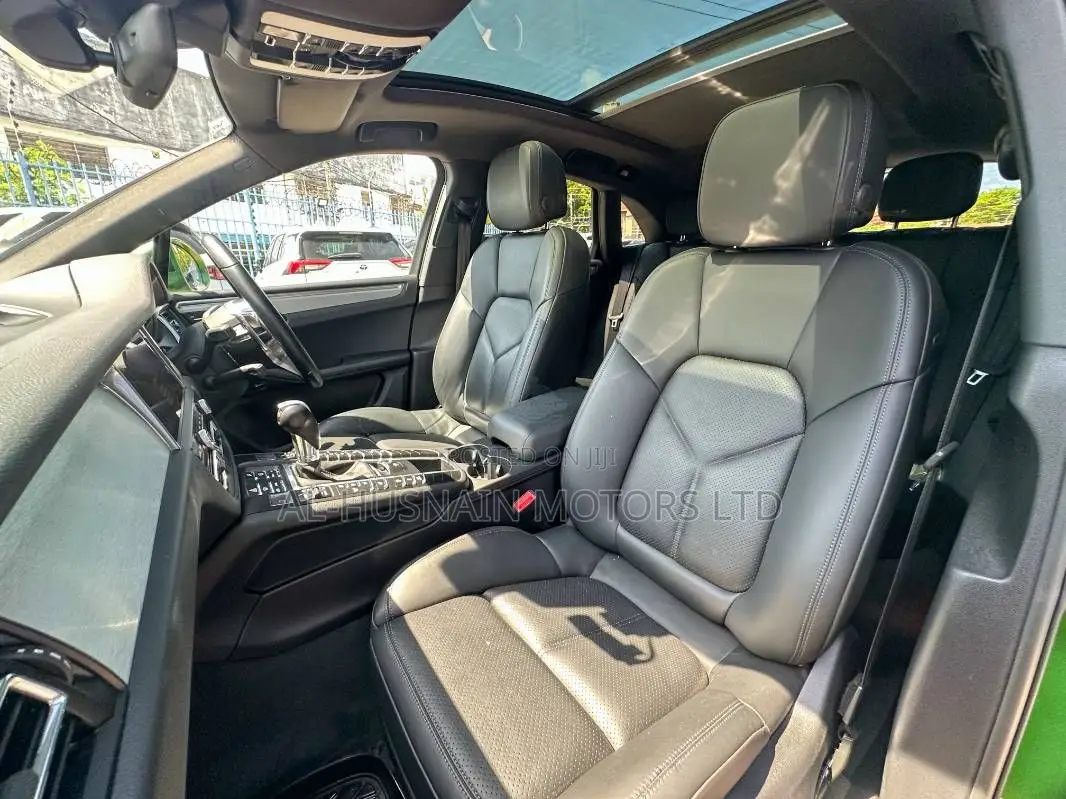 Porsche Macan Base 2019 Green