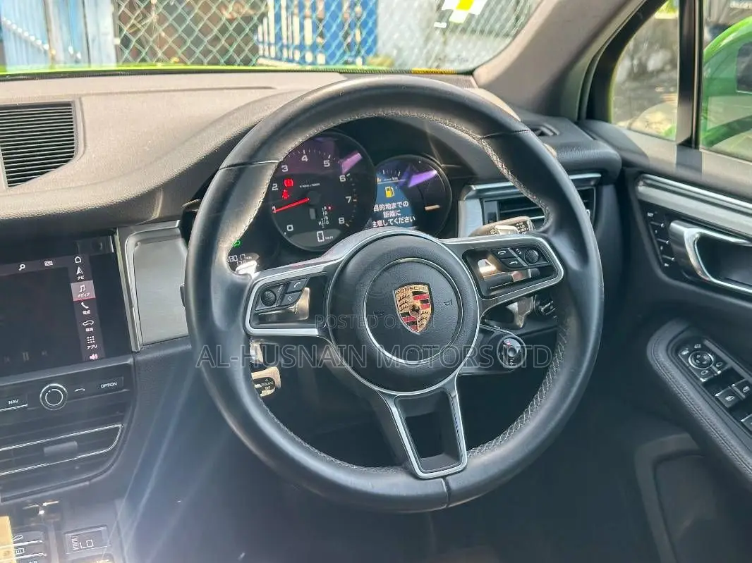 Porsche Macan Base 2019 Green