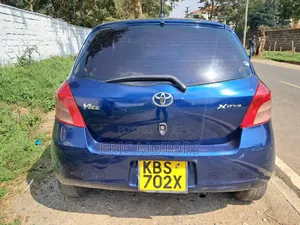 Toyota Vitz 2006 Blue