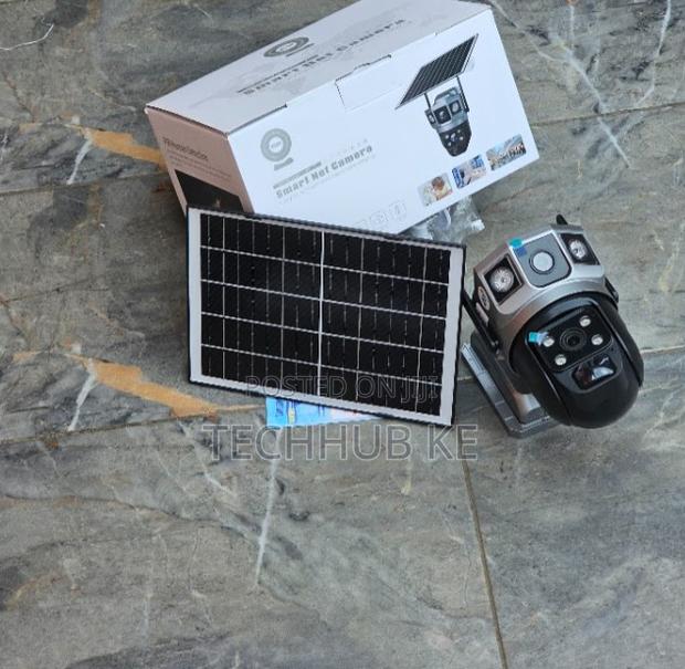 CCTV Camera With a Dual Lens 4g Solar PTZ Camera