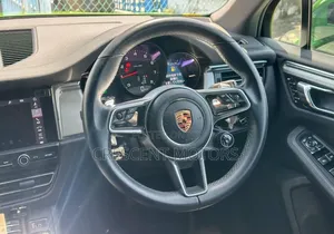Porsche Macan 2019 Green