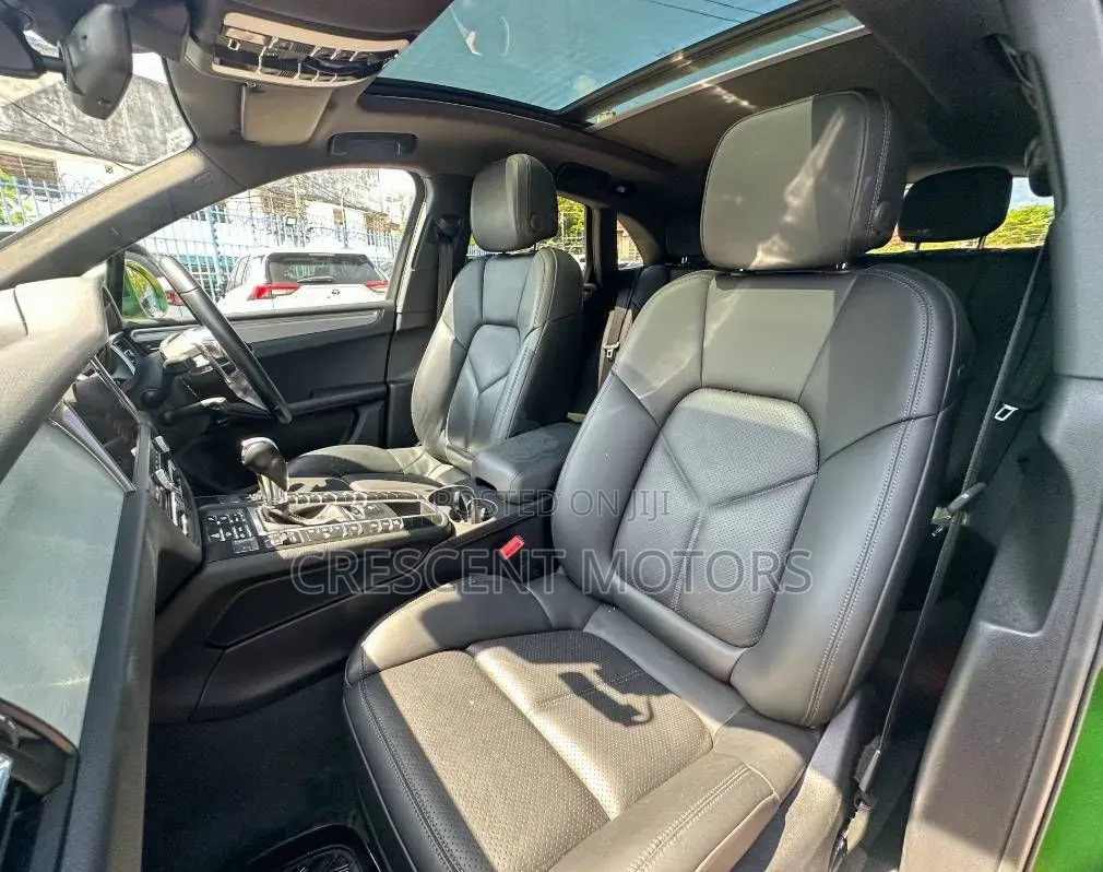 Porsche Macan 2019 Green
