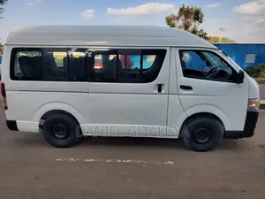 Toyota HiAce 2016 White