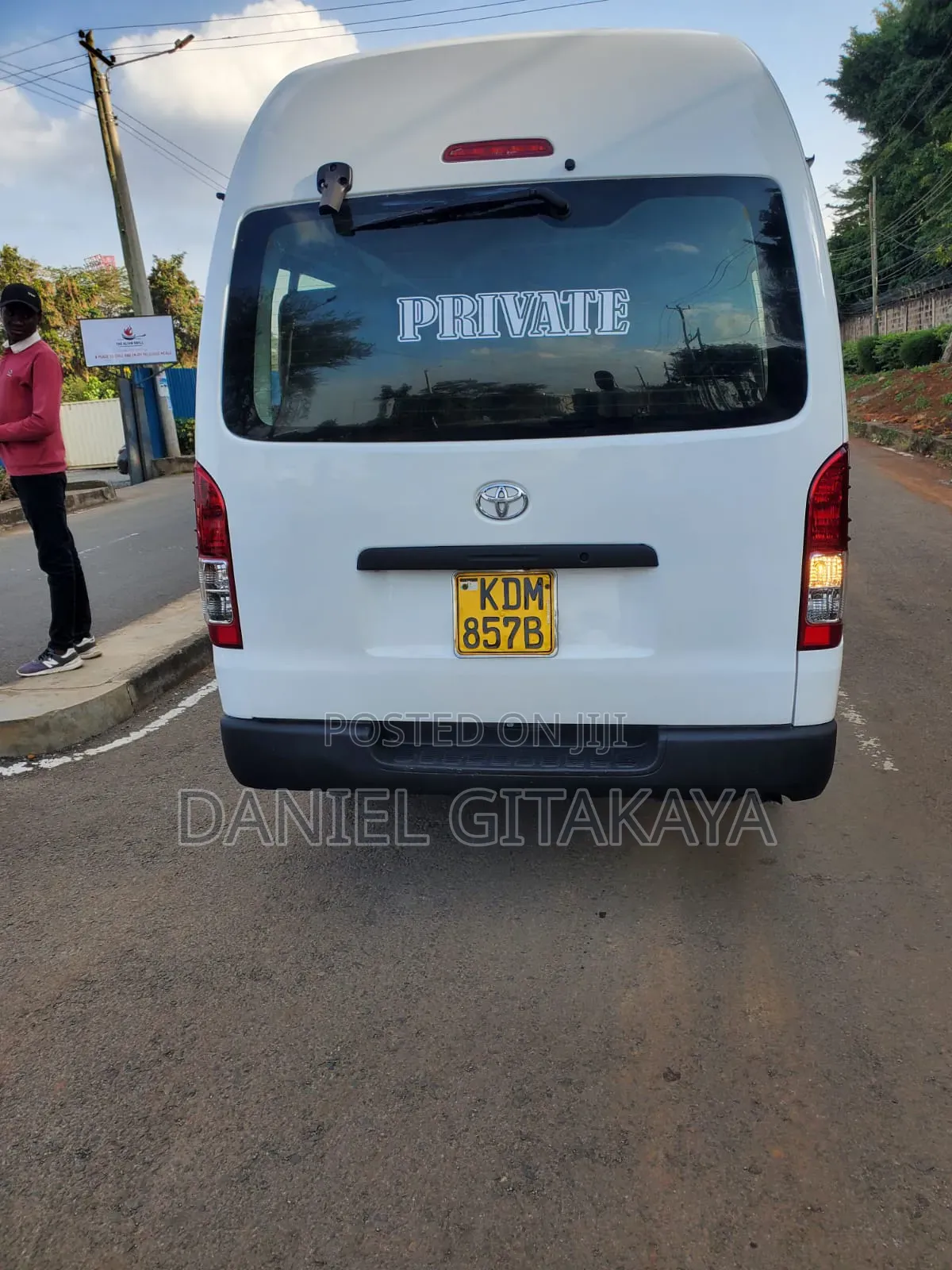 Toyota HiAce 2016 White