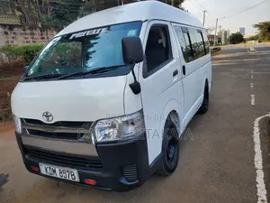 Toyota HiAce 2016 White