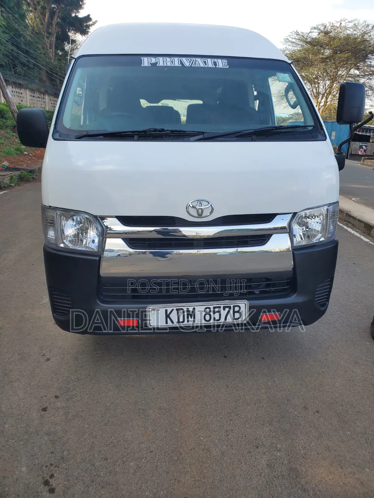 Toyota HiAce 2016 White