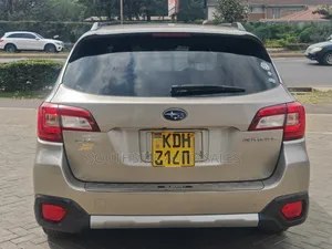 Subaru Outback 2.5i Limited PZEV 4dr Wagon AWD (2.5L 4cyl CVT) 2015 Gold