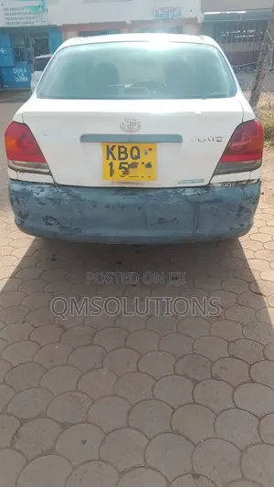 Toyota Platz 2002 White