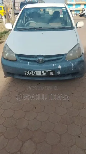 Toyota Platz 2002 White