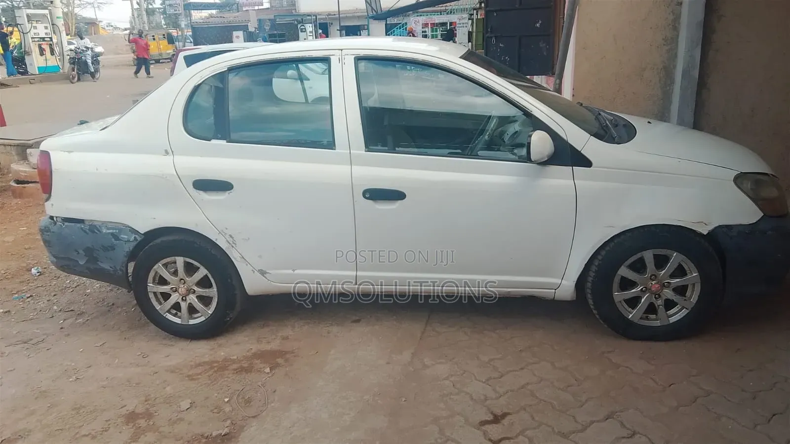 Toyota Platz 2002 White