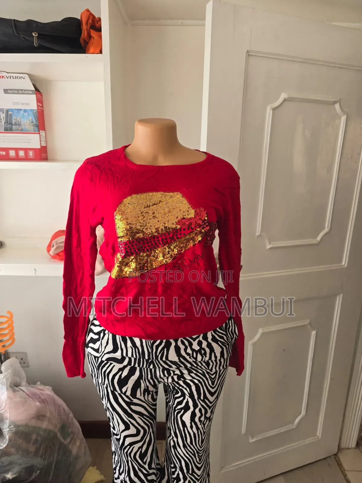 Round Neck Sweater Tops