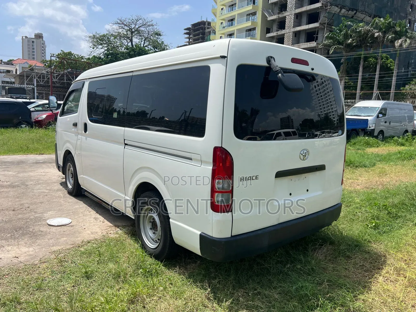 Toyota HiAce 2019 White