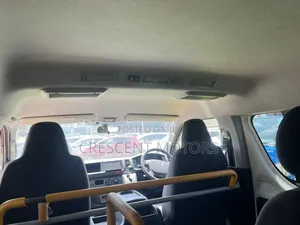 Toyota HiAce 2019 White