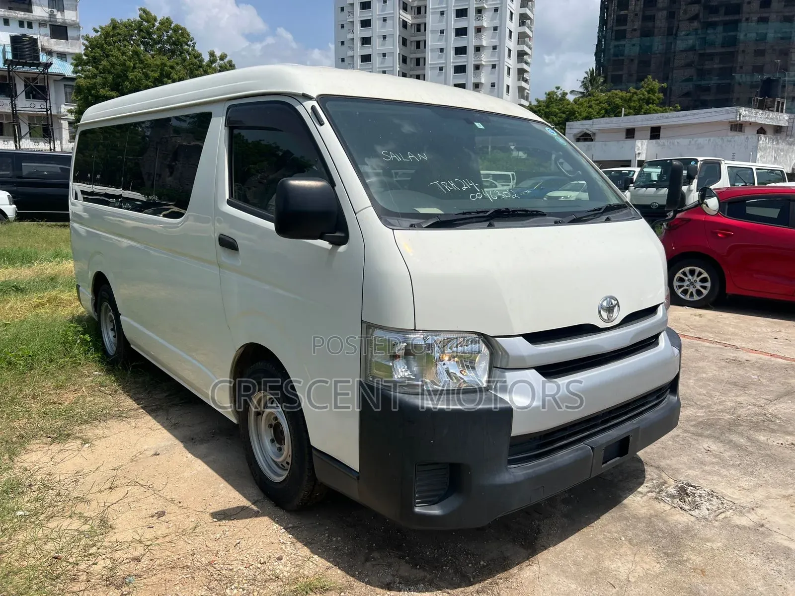 Toyota HiAce 2019 White