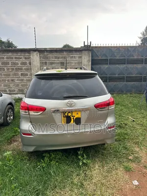 Toyota Wish 2010 Silver