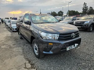 Toyota Hilux 2025 Gray