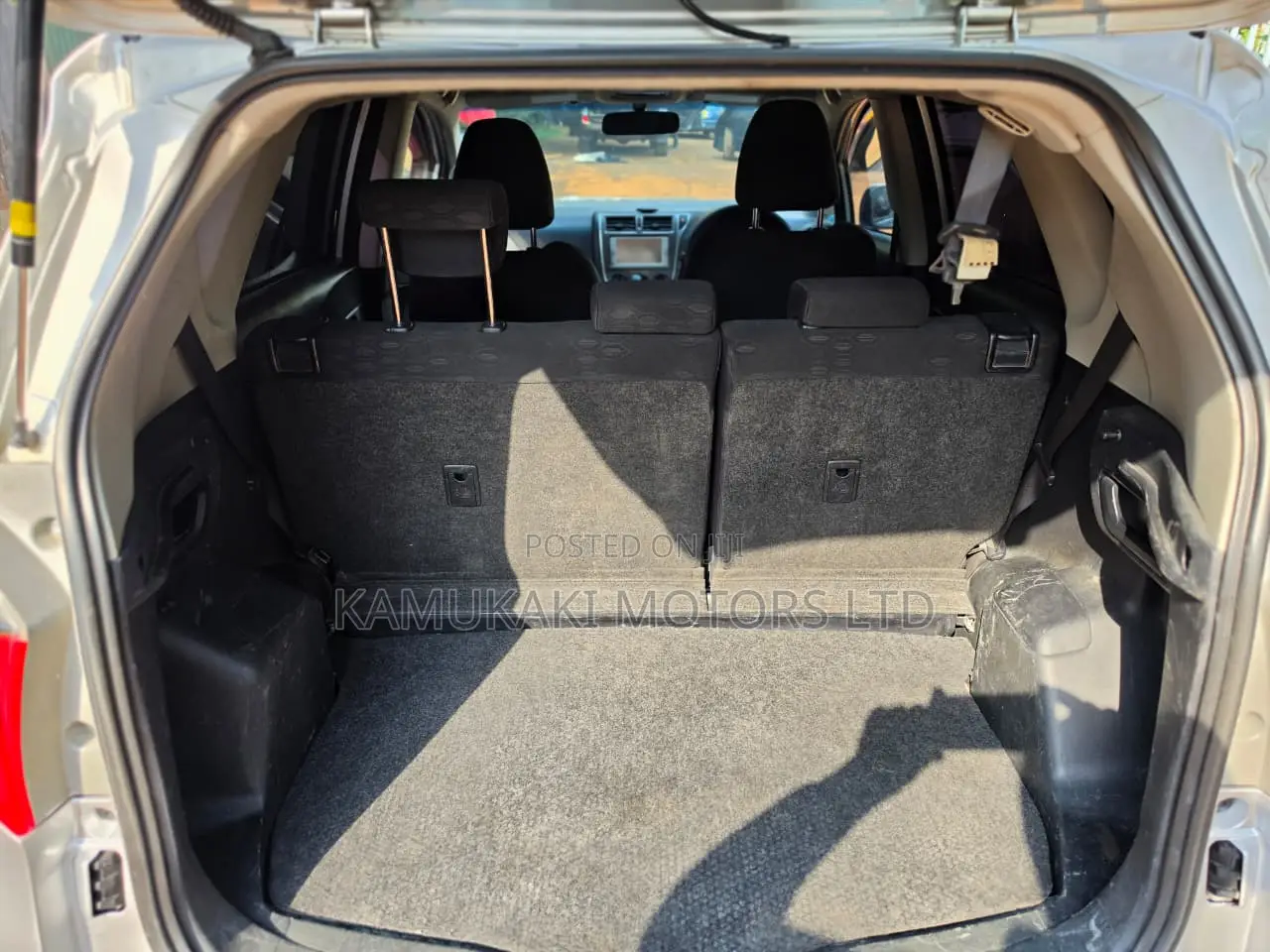 Toyota Ractis 1.3 FWD 2013 Silver