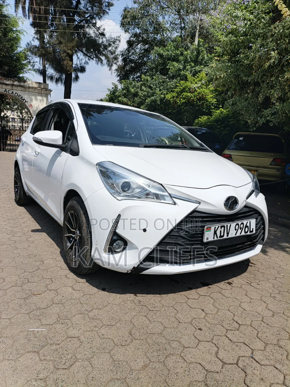 Toyota Vitz 2018 White