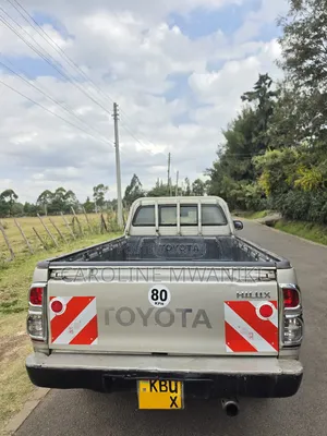 Toyota Hilux 2012 Gray
