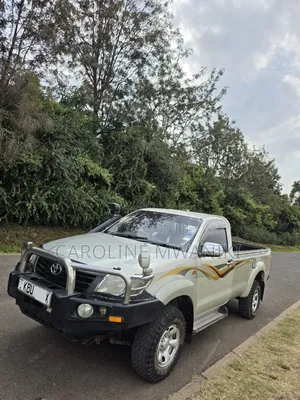 Toyota Hilux 2012 Gray