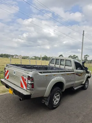Toyota Hilux 2012 Gray