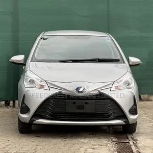 Toyota Vitz 2019 Silver